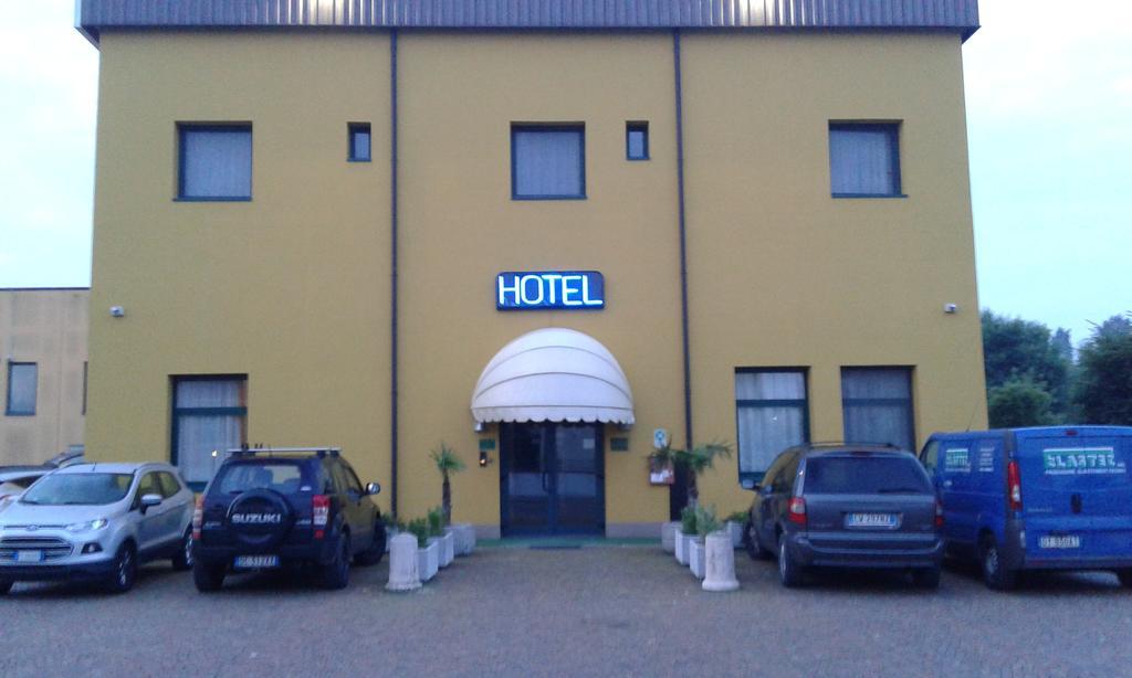 Hostiliae Ciminiera Hotel Ostiglia Exteriér fotografie